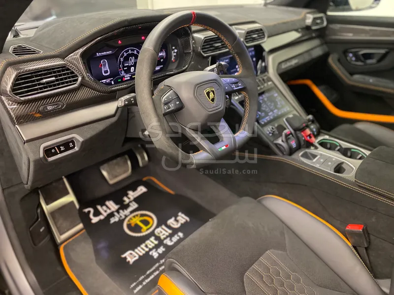 2023 لمبرجيني اوروس بيرفورمانتي