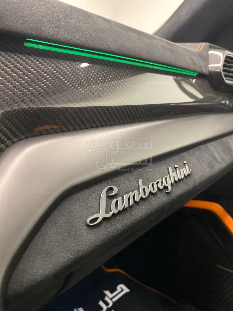 2023 لمبرجيني اوروس بيرفورمانتي