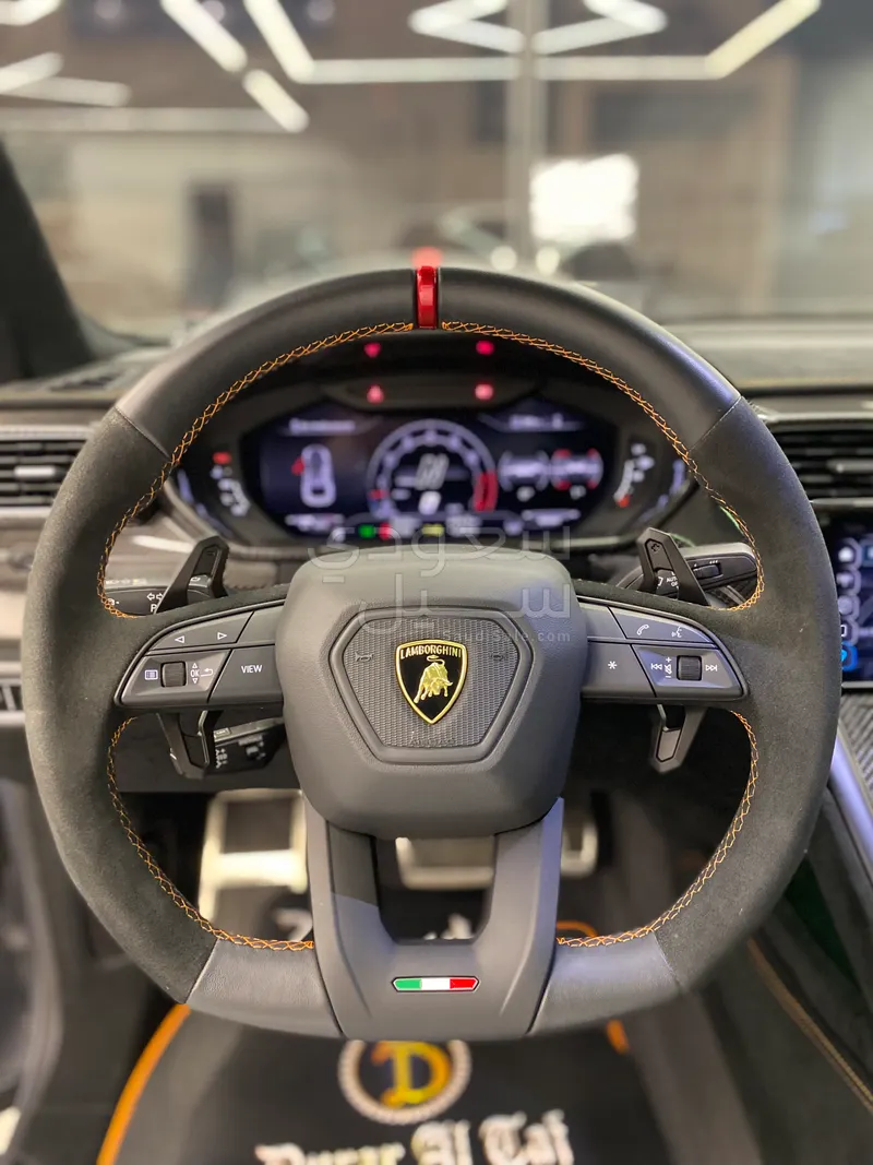 2023 لمبرجيني اوروس بيرفورمانتي