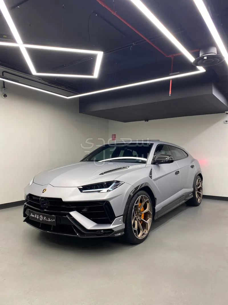 2023 لمبرجيني اوروس بيرفورمانتي