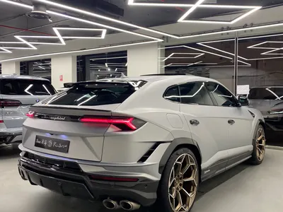 2023 لمبرجيني اوروس بيرفورمانتي