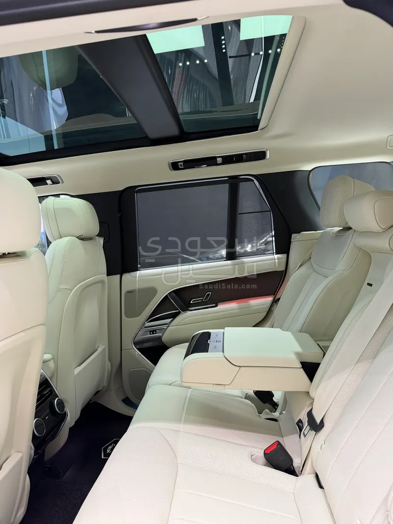 2025 لاند روفر رينج روفر فوج