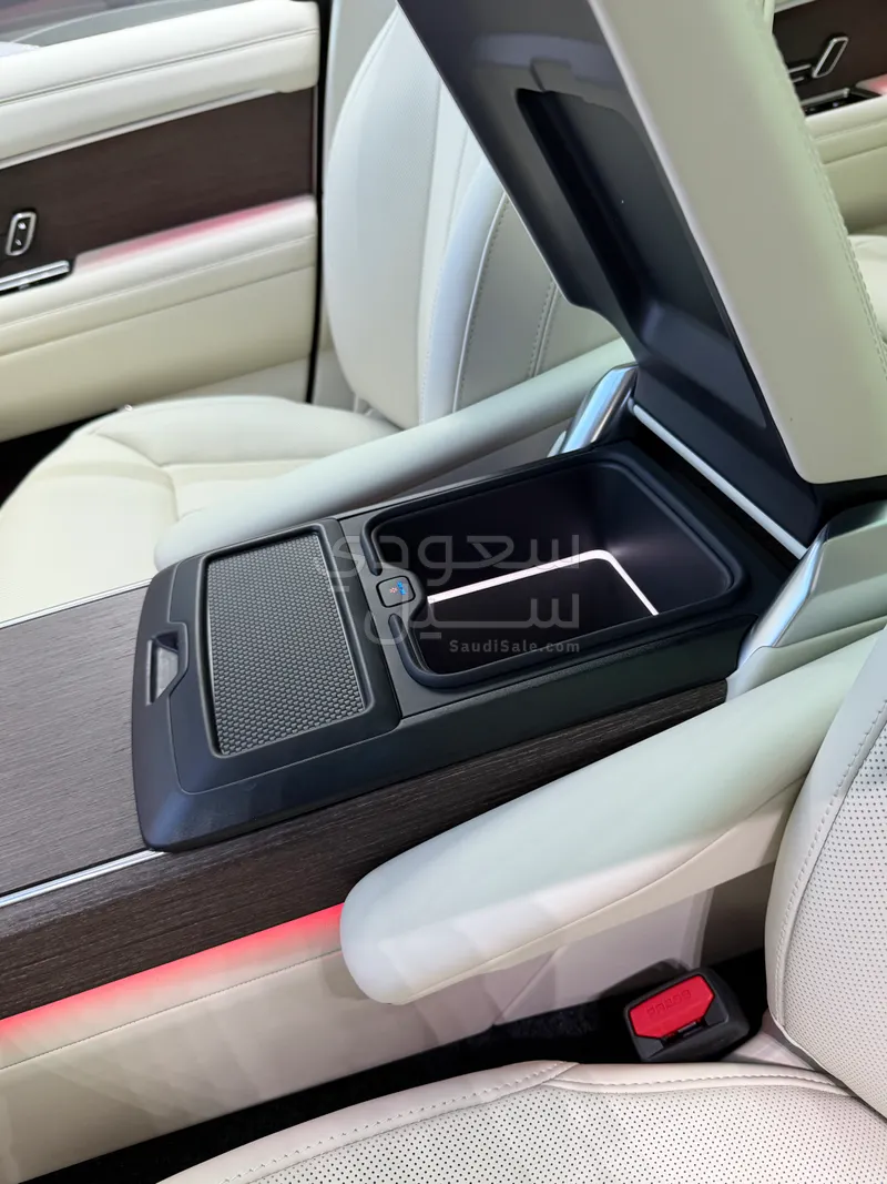 2025 لاند روفر رينج روفر فوج