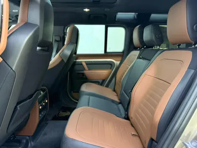 2025 لاند روفر ديفيندر اوكتا