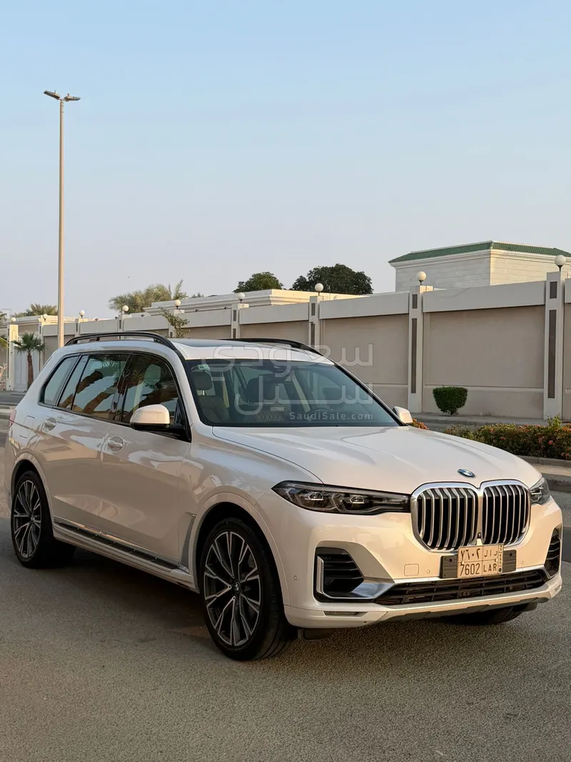 2022 بي ام دبليو الفئة اكس 7