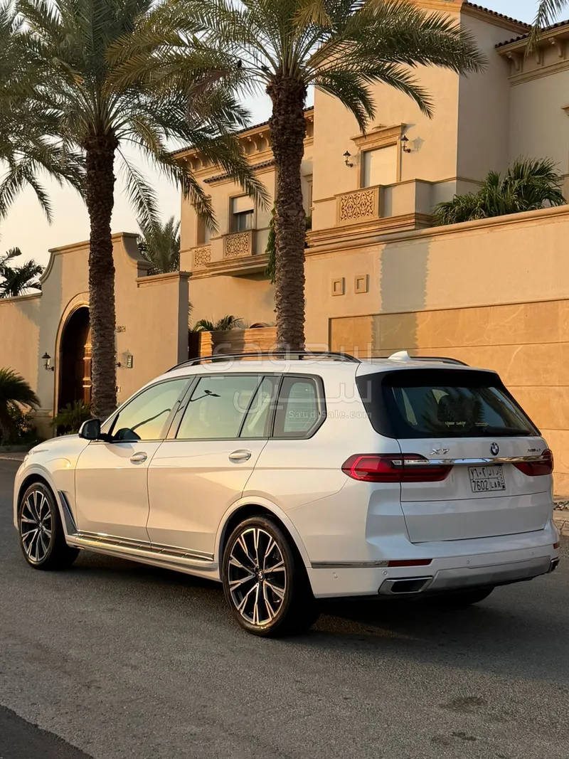 2022 بي ام دبليو الفئة اكس 7