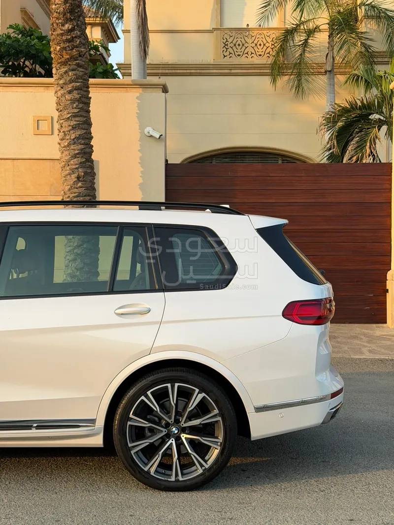 2022 بي ام دبليو الفئة اكس 7