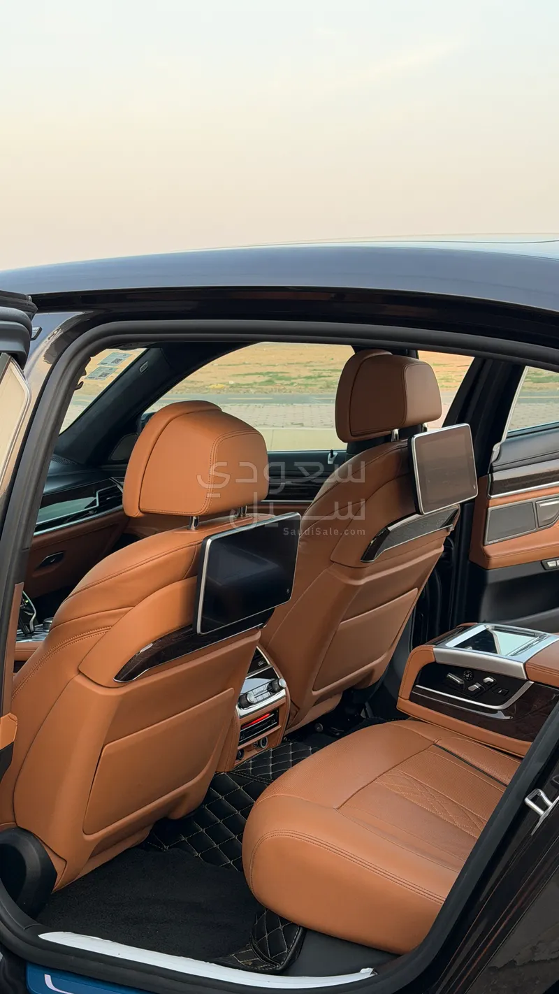 2018 بي ام دبليو الفئة السابعة 740 إل أي