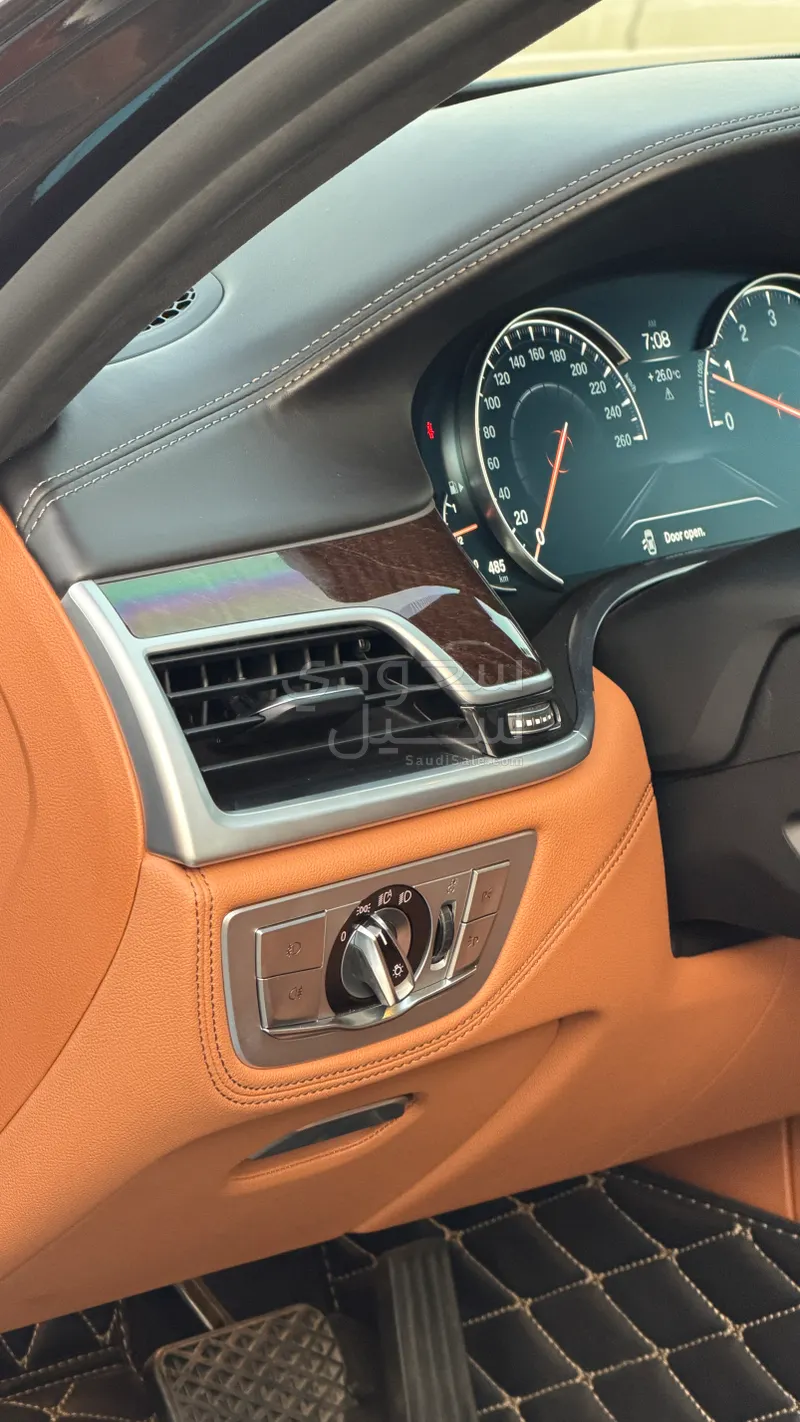 2018 بي ام دبليو الفئة السابعة 740 إل أي