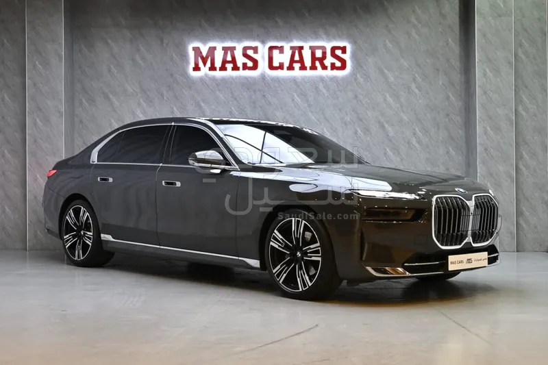 2024 بي ام دبليو الفئة السابعة 735أي