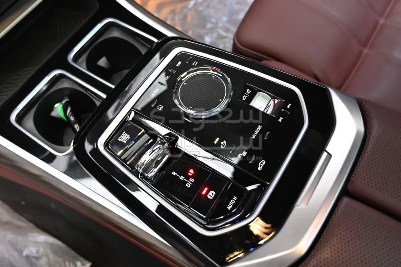 2024 بي ام دبليو الفئة السابعة 735أي