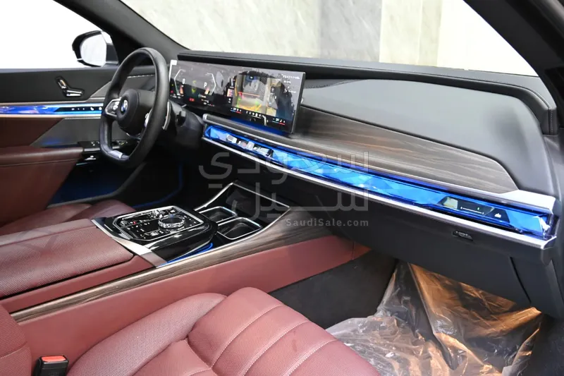 2024 بي ام دبليو الفئة السابعة 735أي