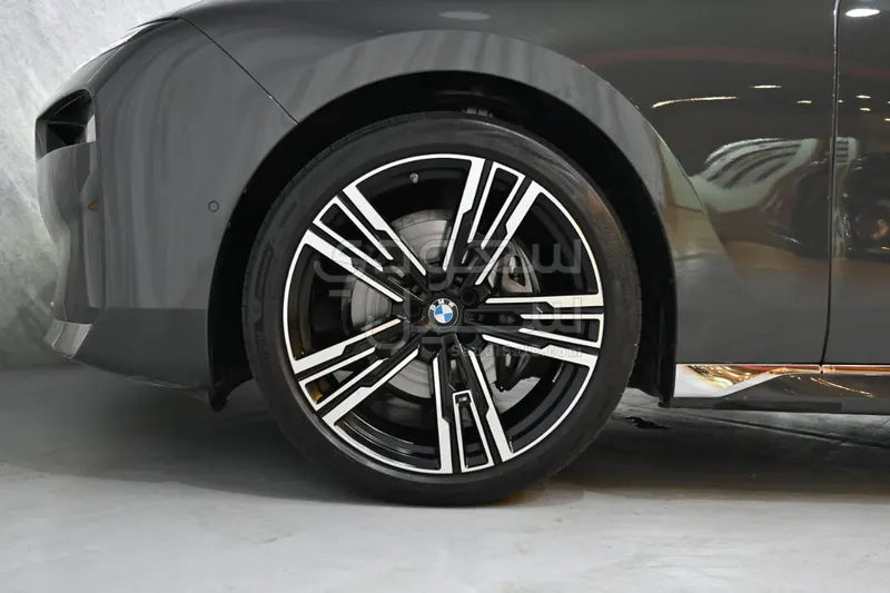 2024 بي ام دبليو الفئة السابعة 735أي