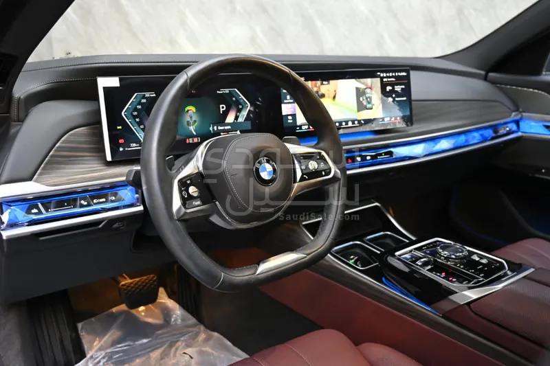 2024 بي ام دبليو الفئة السابعة 735أي