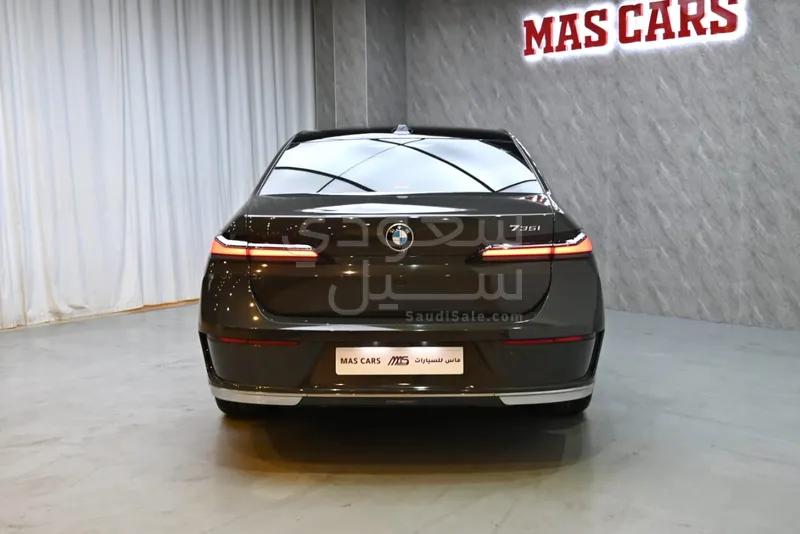 2024 بي ام دبليو الفئة السابعة 735أي