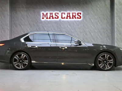 2024 بي ام دبليو الفئة السابعة 735أي