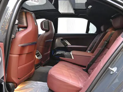 2024 بي ام دبليو الفئة السابعة 735أي