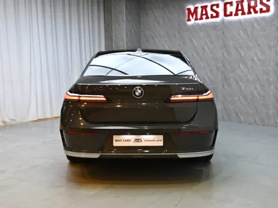 2024 بي ام دبليو الفئة السابعة 735أي