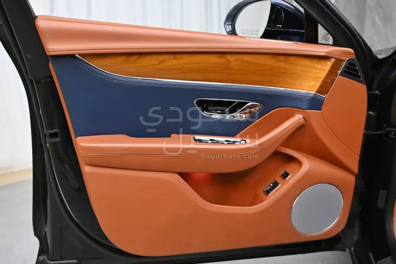 2021 بنتلي كونتيننتل فلاينج سبير سبيد