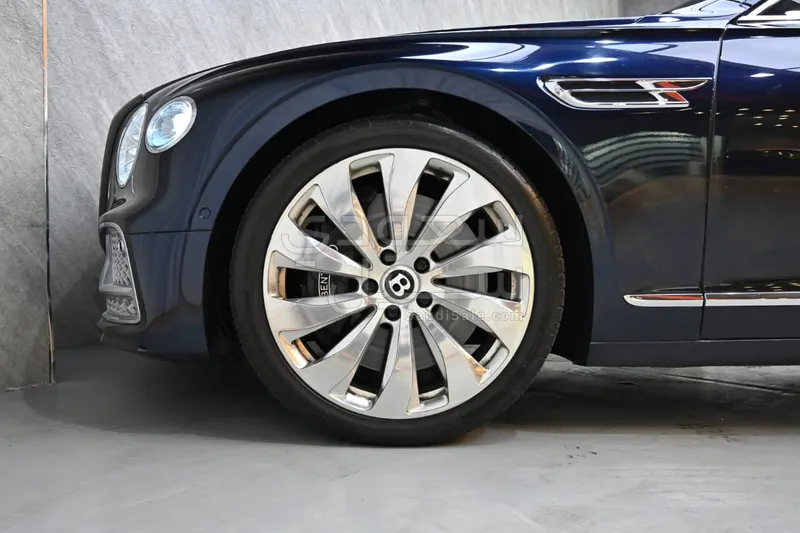 2021 بنتلي كونتيننتل فلاينج سبير سبيد