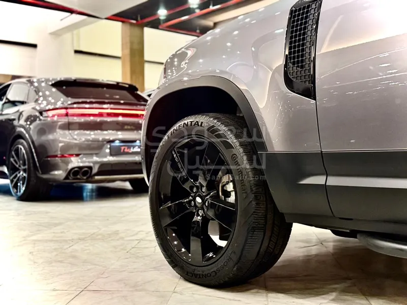 2024 Land Rover Defender 90