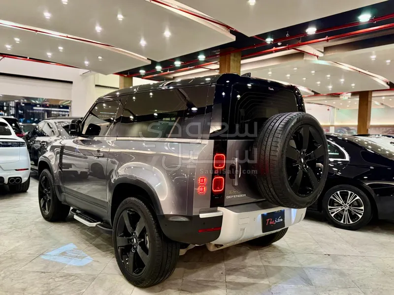 2024 Land Rover Defender 90