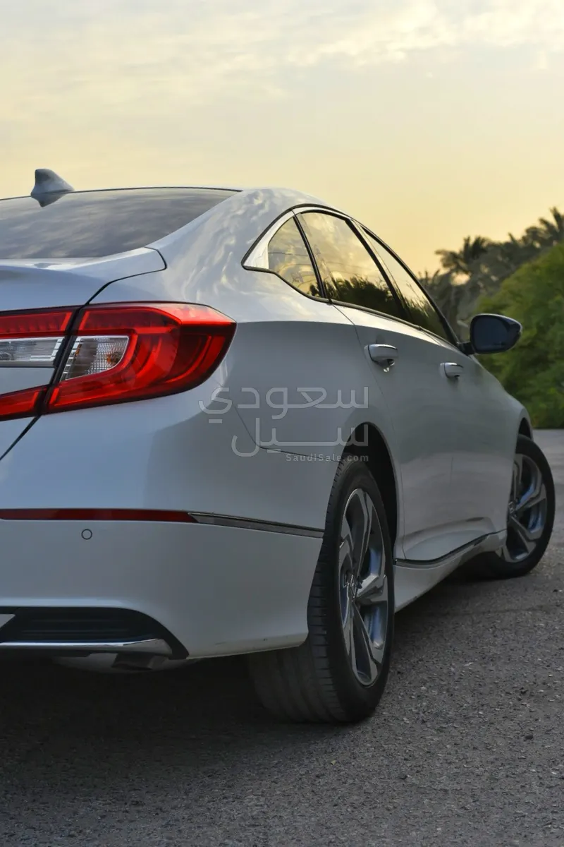 2019 هوندا اكورد اي اكس ال