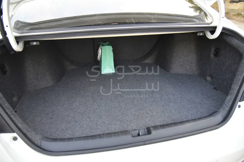 2019 هوندا اكورد اي اكس ال