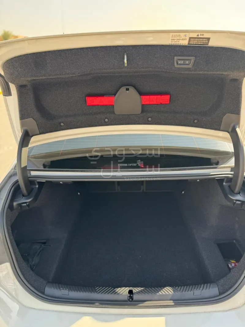 2024 بي ام دبليو الفئة الخامسة 520 أي إم كت