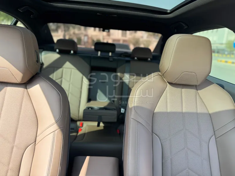 2024 بي ام دبليو الفئة الخامسة 520 أي إم كت