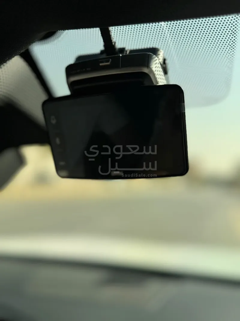 2024 بي ام دبليو الفئة الخامسة 520 أي إم كت