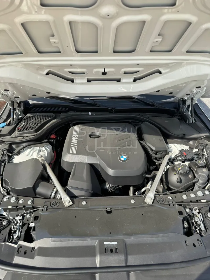 2024 بي ام دبليو الفئة الخامسة 520 أي إم كت