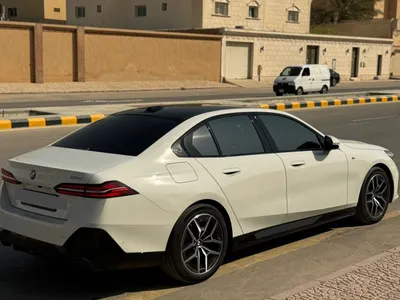 2024 بي ام دبليو الفئة الخامسة 520 أي إم كت