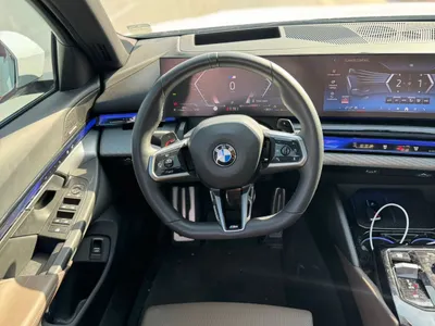 2024 بي ام دبليو الفئة الخامسة 520 أي إم كت