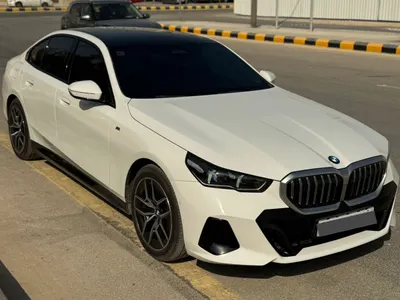 2024 بي ام دبليو الفئة الخامسة 520 أي إم كت