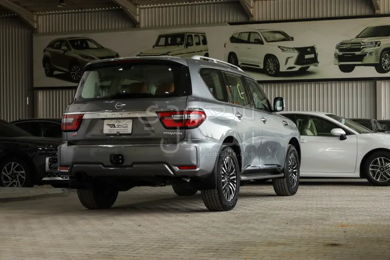 2023 نيسان باترول تيتانيوم