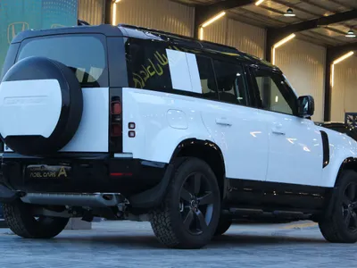 2025 Land Rover Defender X dynamic