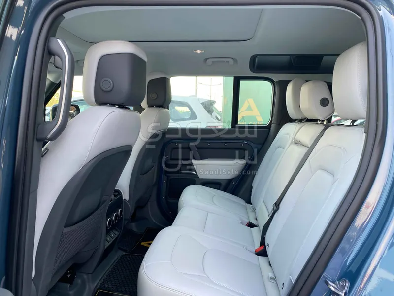 2025 Land Rover Defender 110