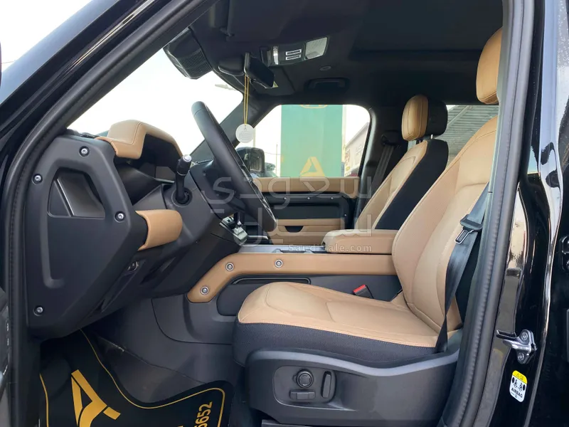 2025 Land Rover Defender X dynamic