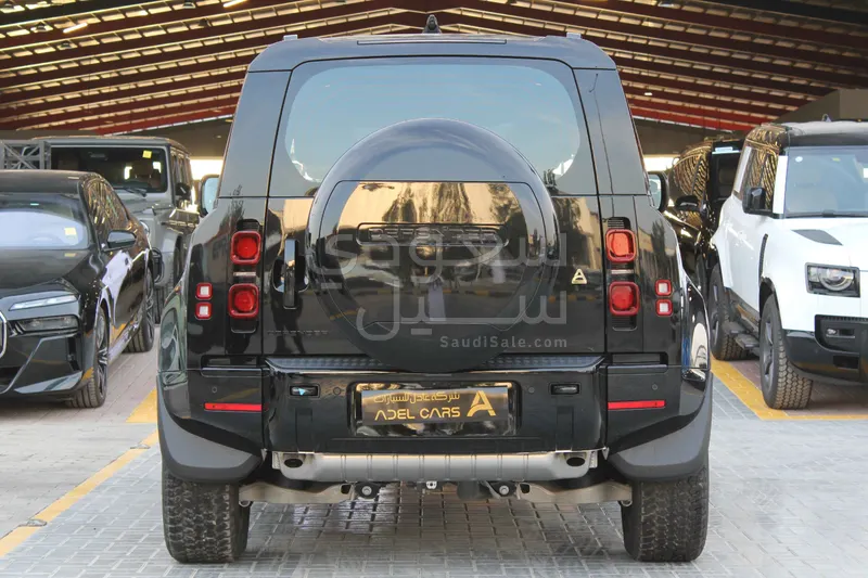 2025 Land Rover Defender X dynamic