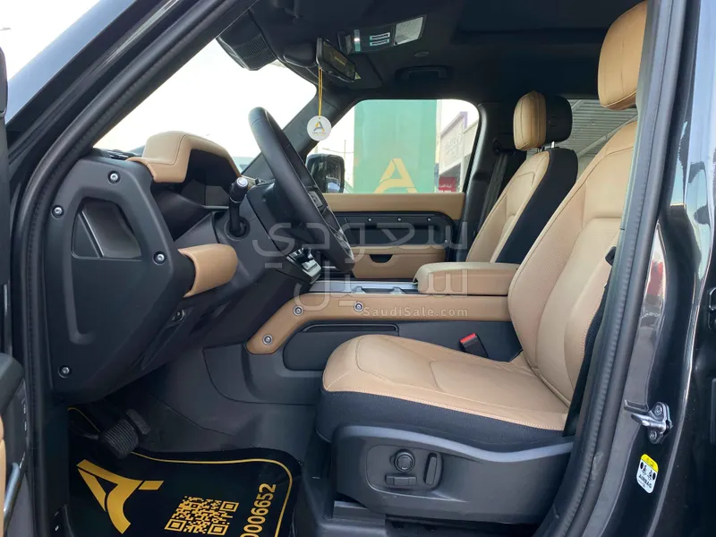 2025 Land Rover Defender HSE