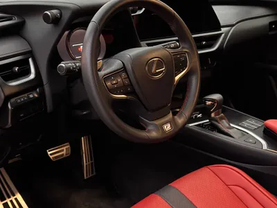 2023 لكزس يو إكس 200