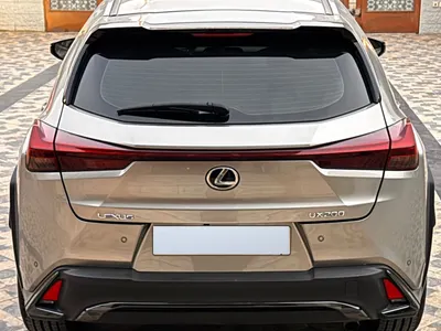 2023 لكزس يو إكس 200