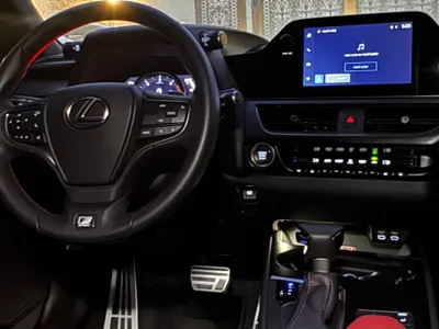 2023 لكزس يو إكس 200