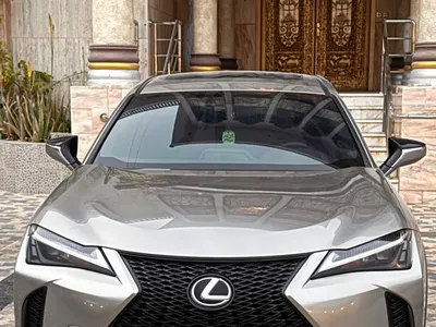 2023 لكزس يو إكس 200