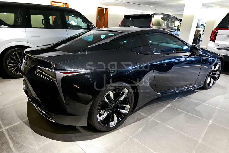 2025 لكزس إل سي 500