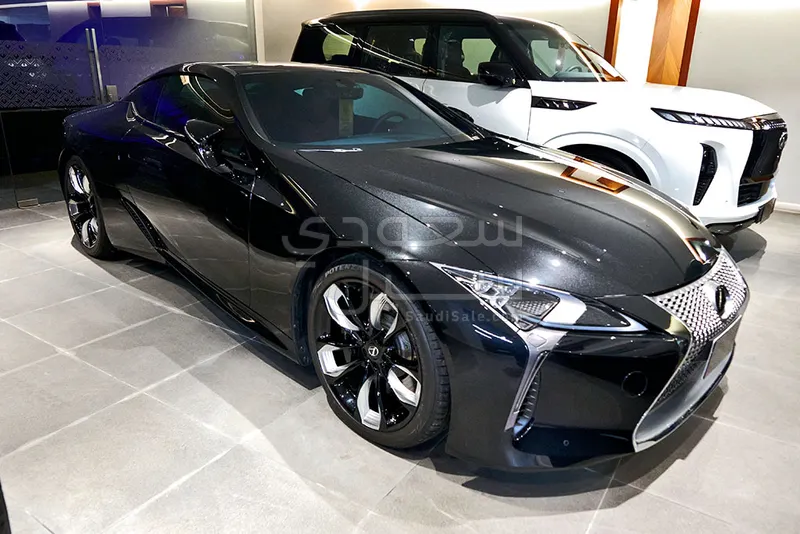 2025 لكزس إل سي 500