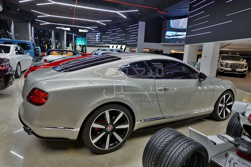 2015 بنتلي كونتيننتل جي تي