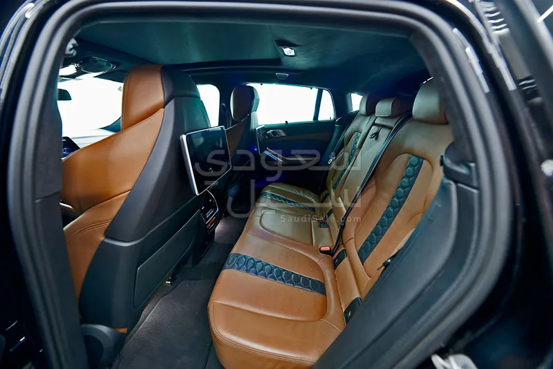 2021 بي ام دبليو الفئة اكس 6 إم كومبيتيشن