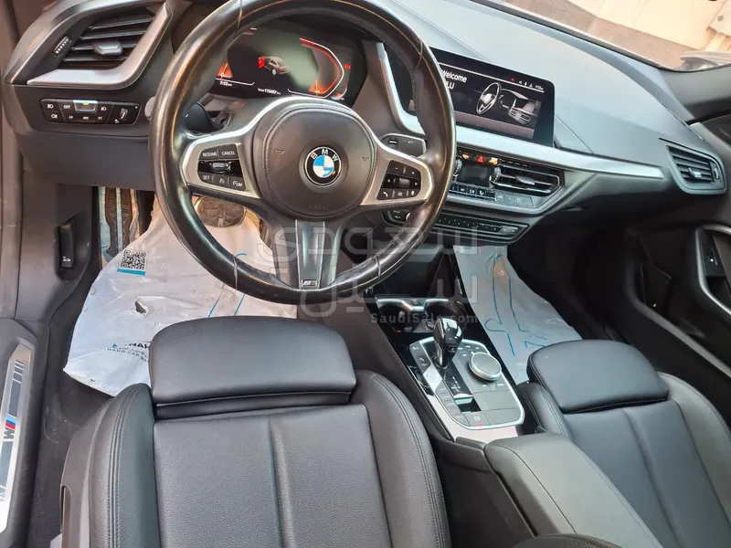 2021 بي ام دبليو الفئة الثانية 218 أي